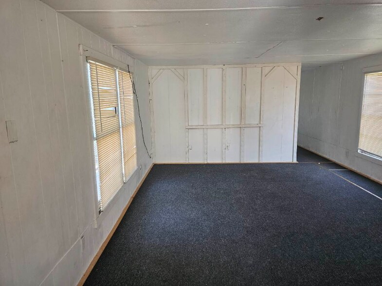 Building Photo - 1801 S Business 45