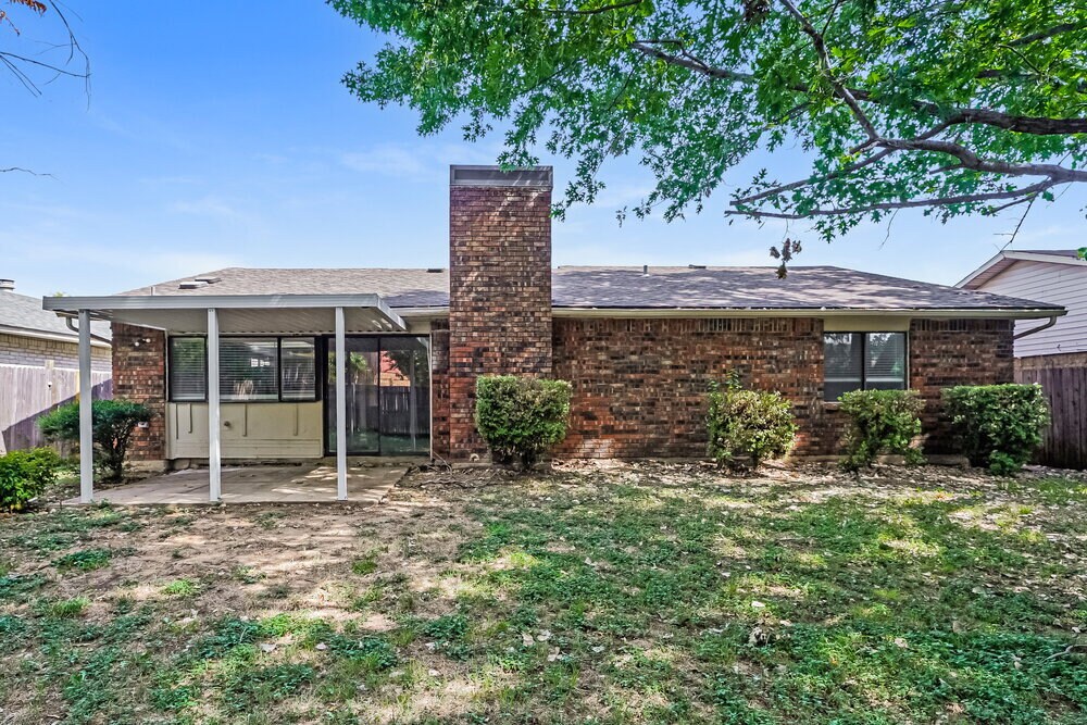 Building Photo - 4141 Yellowleaf Dr