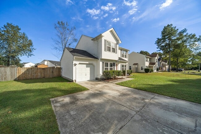Building Photo - Beautiful 3 bed/ 2.5 bath home in Deep Creek