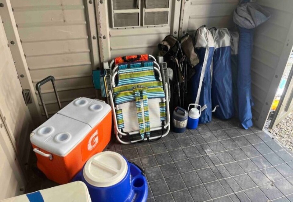 Shed house with coolers.chairs, umbrellas - 945 Plantation Rd