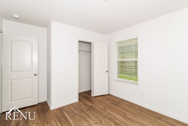 Building Photo - 18404 Allen Welch Dr