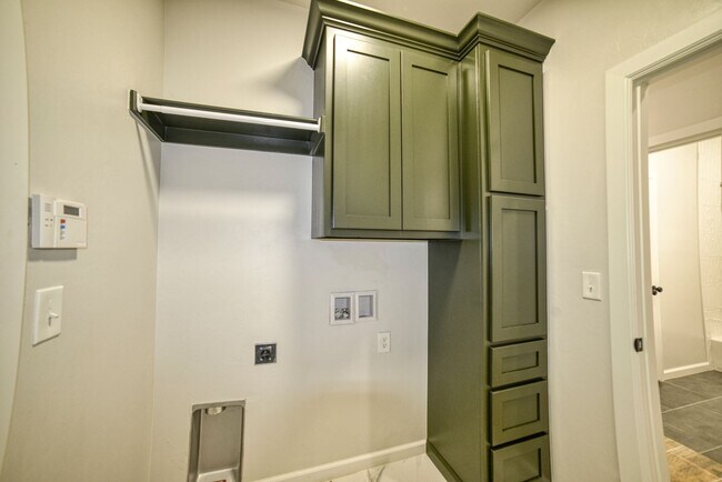 Building Photo - Brand New Home in Washington!