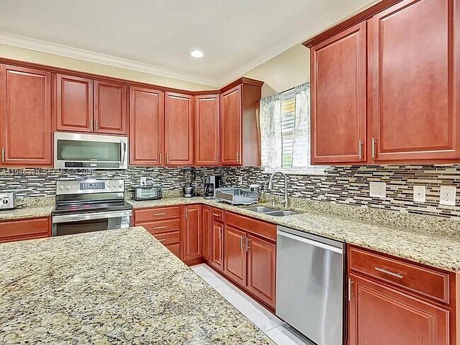 Building Photo - 1018 SW Eckard Ave