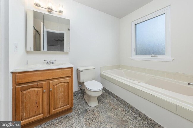 Building Photo - 1825 The Woods II