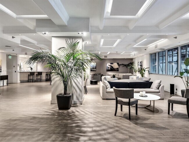 Building Photo - 100 Lincoln Rd