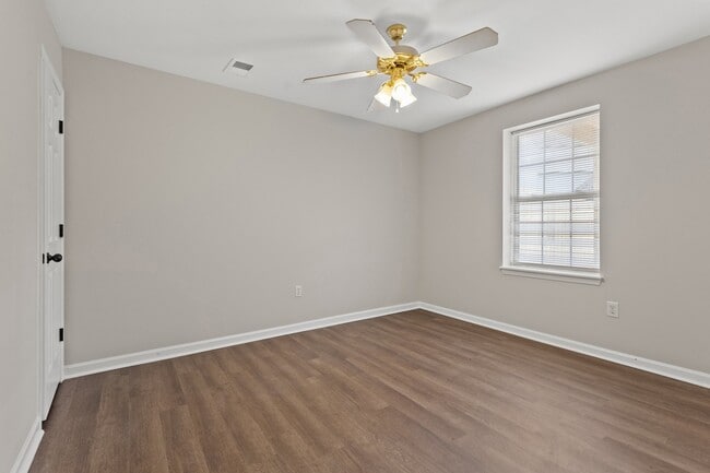 Building Photo - 412 John Sutherland Dr