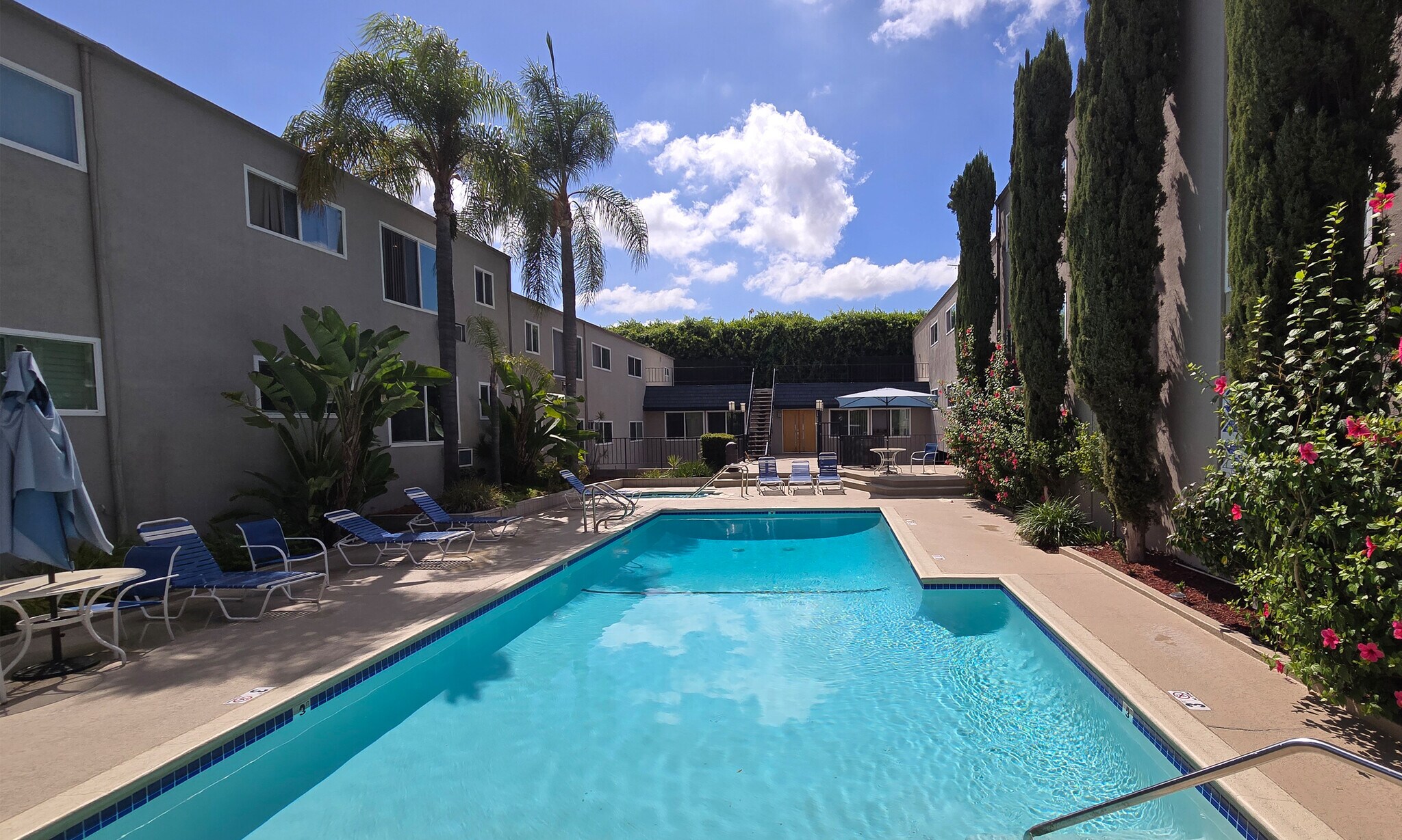 Pool - 972 Larrabee St