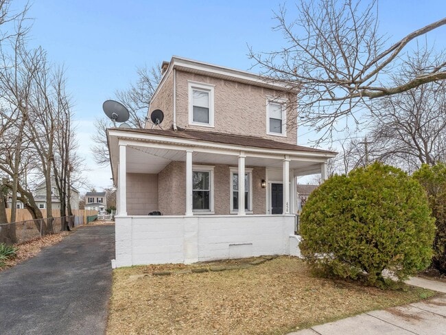 Building Photo - Newly Upgraded Duplex Unit for Rent – Modern Kitchen & Bathroom | Gloucester, NJ