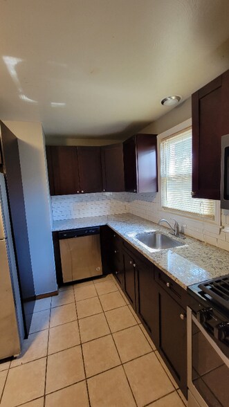 Building Photo - 41 Gould Dr