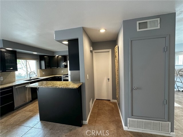 Building Photo - 18598 Creek