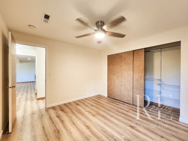 Building Photo - Rambler with 2-Car Garage, RV/Boat Parking...