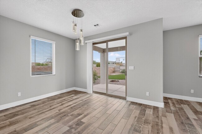 Building Photo - 5603 Linq Ct NE
