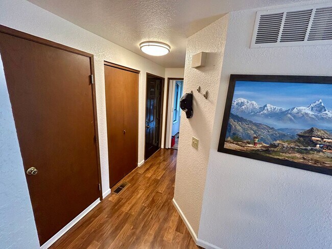 Building Photo - 3500 Ridgemont Way