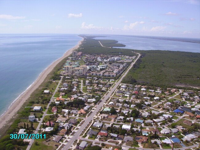 Building Photo - VACATION RENTAL ON S. HUTCHINSON ISLAND IN...