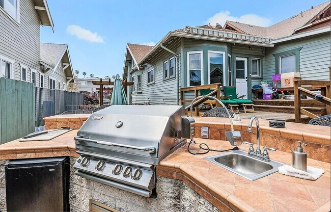 Building Photo - 4265 Arguello St