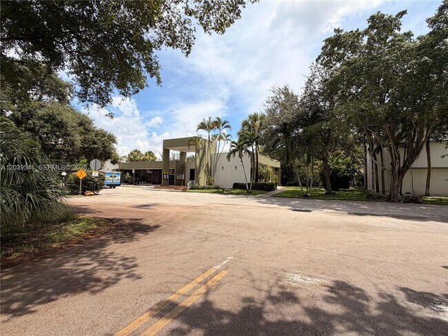 Building Photo - 4205 N University Dr
