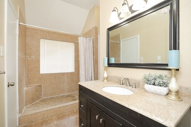 Building Photo - 17326 Harmony Hill Dr