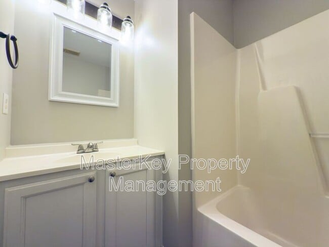 Building Photo - 312 Noonday Ct