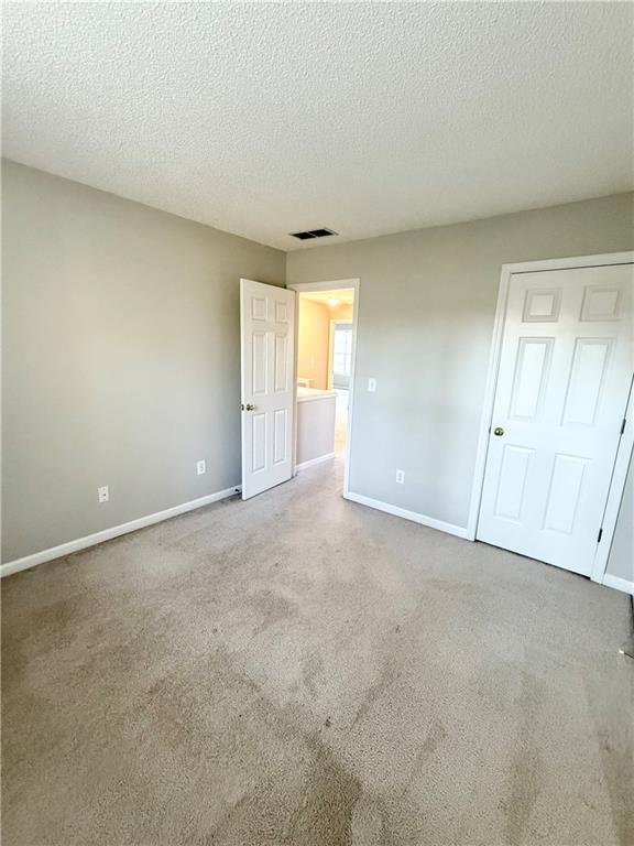 Building Photo - 593 Lullingstone Dr SE