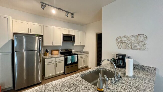 Building Photo - 8367 Coventry Ct