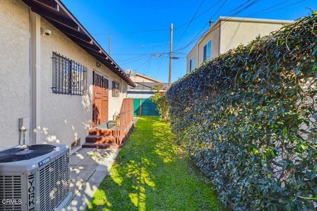 Building Photo - 1020 Cerritos Ave