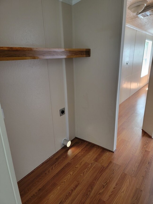 Building Photo - Bright 3-Bed, 2-Bath Home with Yard in 55+...