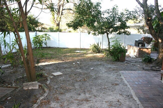 Building Photo - 8006 N Rome Ave