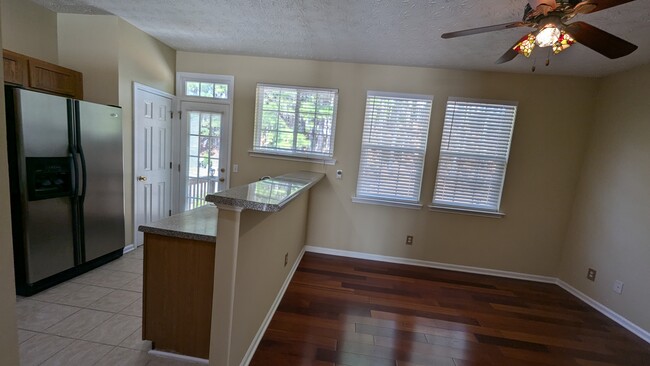 Family Room - 221 Village Square Dr