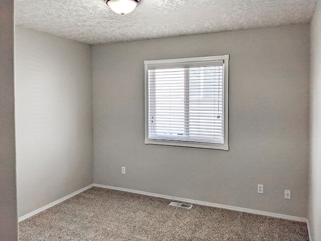 Building Photo - 5500 Doogan Ct SE