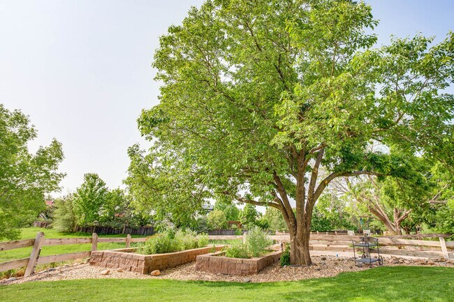 Building Photo - 9492 Sand Hill Pl