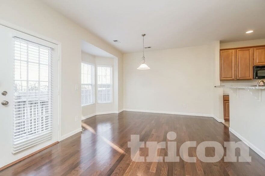 Building Photo - 3006 Gale Ct