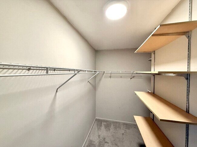 Building Photo - 601 Hanover Ct