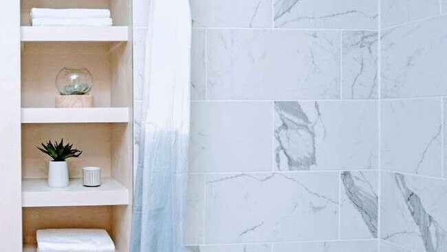 Building Photo - Over the top 1BR