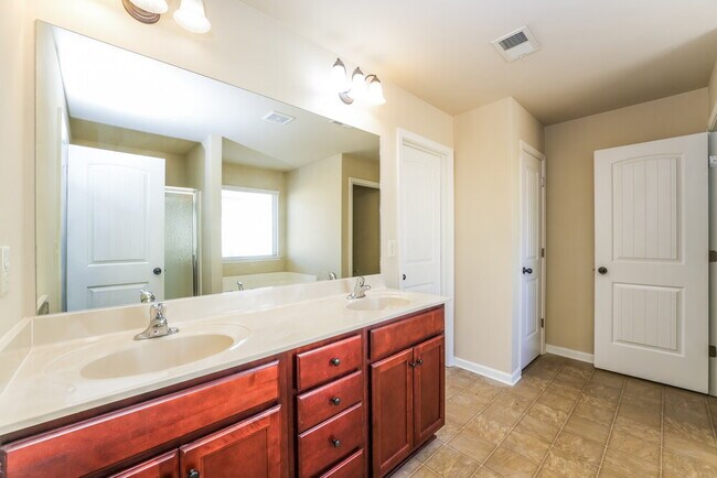 Building Photo - 2345 Morgan Farm Dr