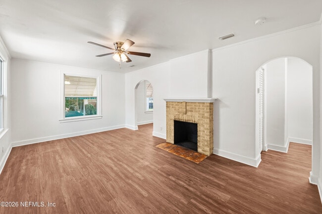 Building Photo - 569 W 49th St