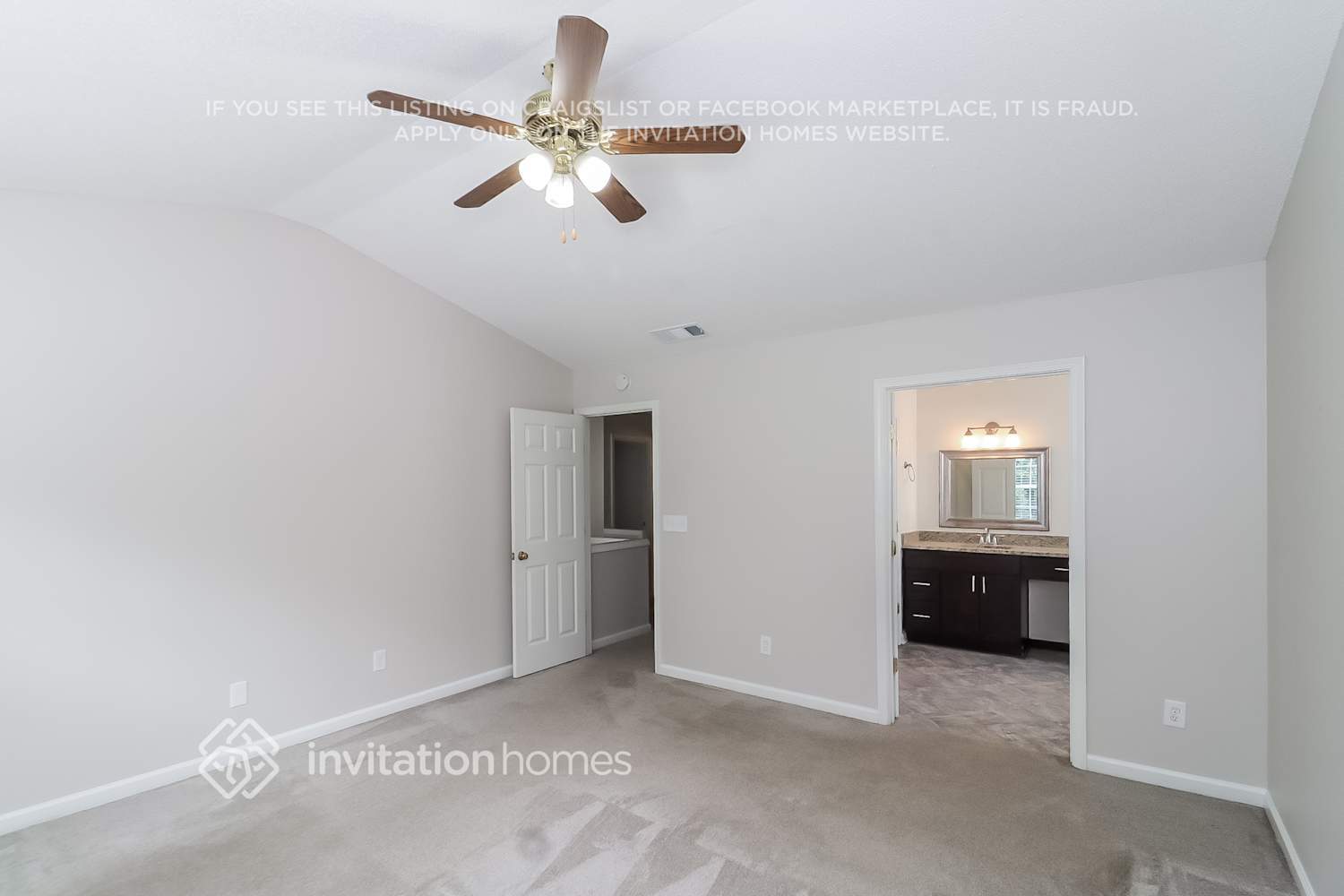 Building Photo - 133 Wallnut Hall Cir