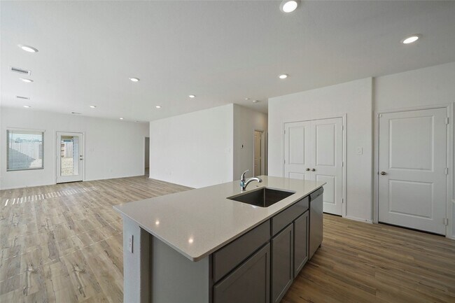 Building Photo - 307 Flower Reed Ct