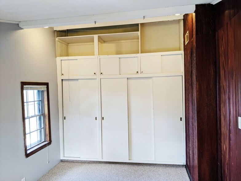 Building Photo - Clark Triplex