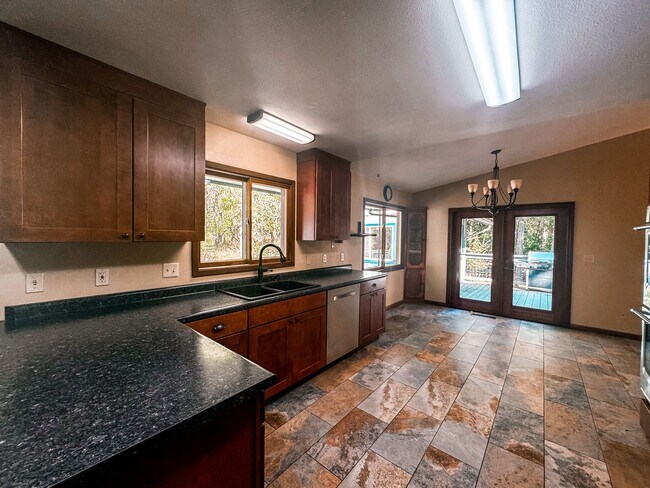 Building Photo - 31835 Owl Rd