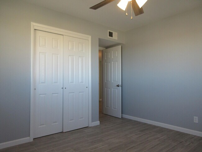 Building Photo - 3302 Zircon Dr