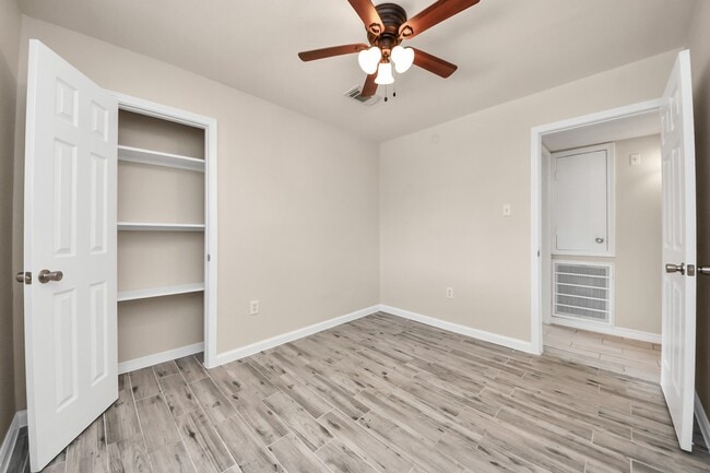 Building Photo - 11915 Binghamton Dr