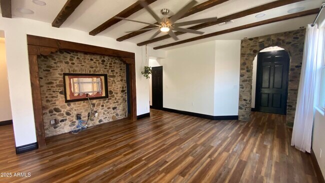 Building Photo - 39519 N White Tail Ln
