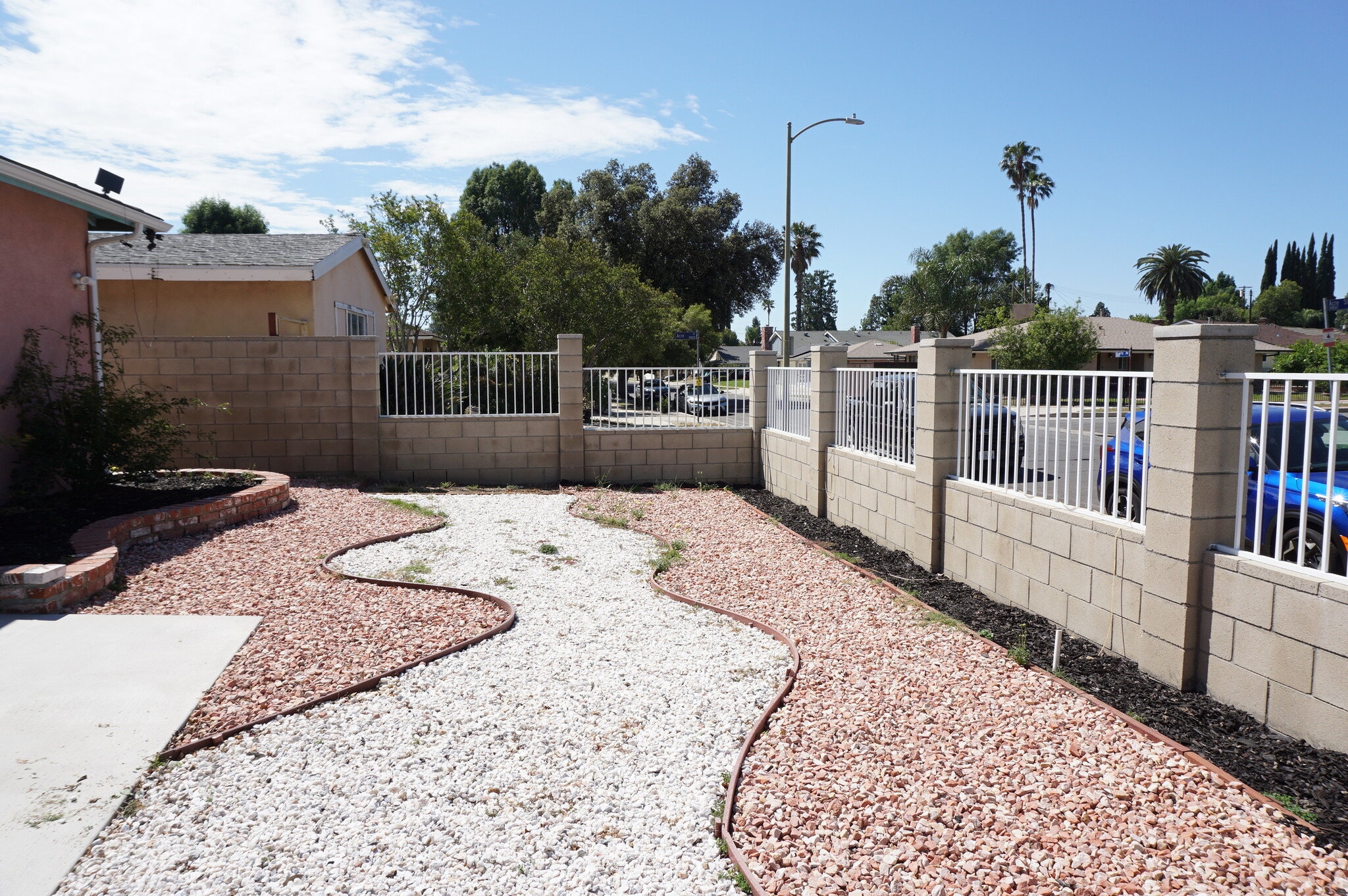 Building Photo - 8826 Quartz Ave