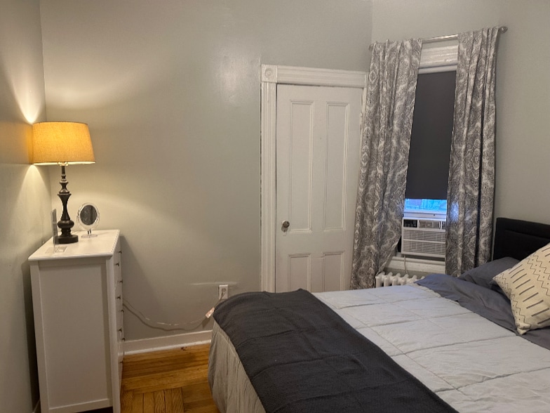 Building Photo - 416 20th Ave