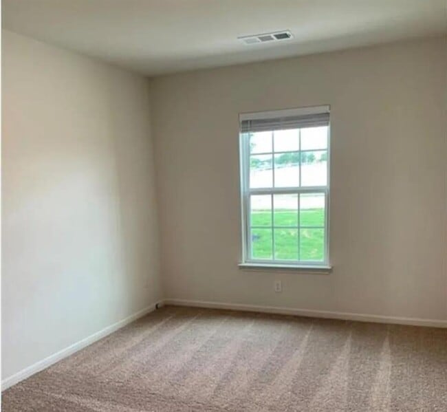 Building Photo - 213 Cres Park Dr