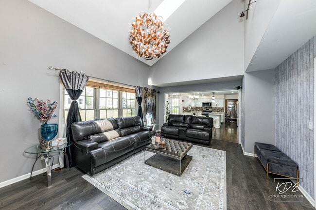 Building Photo - 3730 Baybrook Dr