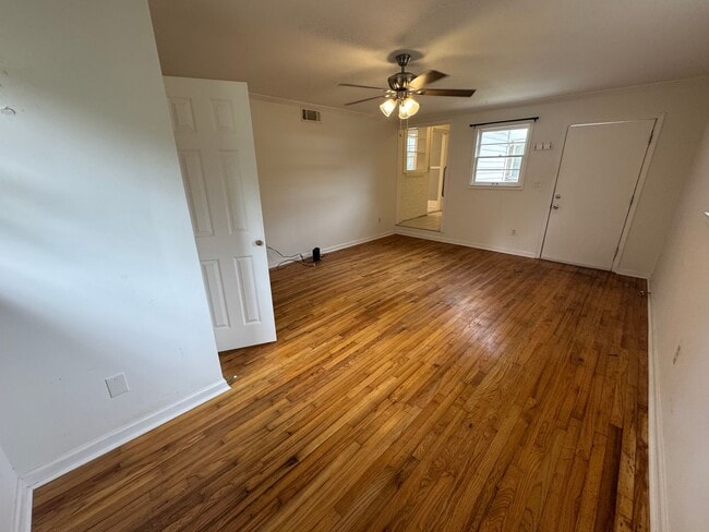 Building Photo - Updated 2/1 Brick House in Celanese- $1,395