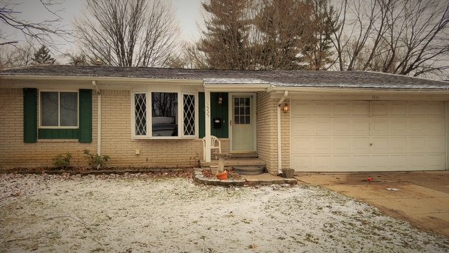 Building Photo - 1525 Devon St