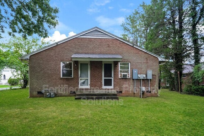 Building Photo - 509 Steele St
