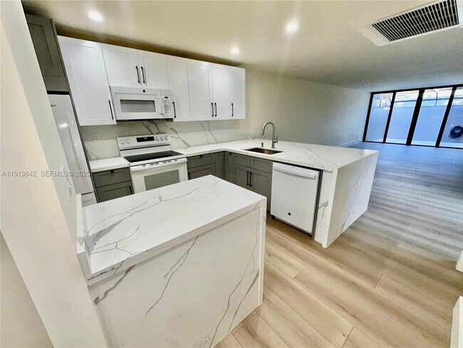 Building Photo - 11279 NW 15th Ct